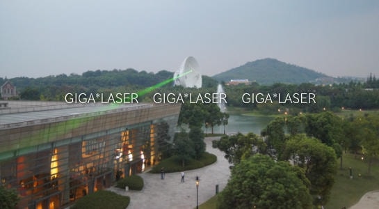 夕方パラボラアンテナへの照射